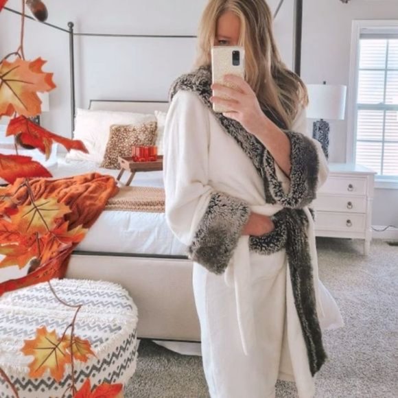 Pottery Barn Other - Pottery Barn Faux Fur Ombre Robe Cream White Brown Hood Long Sleeve Belt Wrap